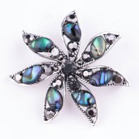 Brosa si pandantiv argintiu cu scoica naturala Paua Shell, floare cu 7 petale si pietricele - 1