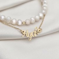 Lantisor cu Nume - Font Elegant & Fluturas - Combinat cu Sirag de Perle - Argint 925 placat cu Aur Galben 18K - 1