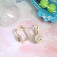Cercei Little Star pentru copii si bebelusi, aur galben 14K, zirconii cubic si inchidere cu tortita - 1