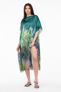 Rochie lunga de plaja tip poncho din matase cu imprimeu floral impresionist pe fond verde - 1