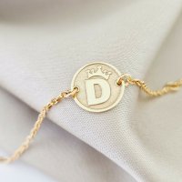 Bratara personalizata - Banut cu initiala si simbol coronita - 12 mm - Argint 925 placat cu Aur Galben 18K - Cu lantisor fata/baiat - 1