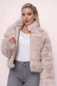 Geaca scurta din blana artificiala bej,  pufoasa si eleganta - 1