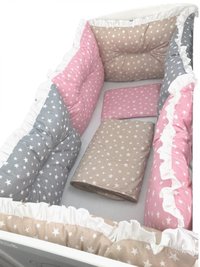 Lenjerie patut 140x70 cm cu 6 aparatori pufoase, cearsaf si paturica Stelute roz,bej si gri - 1