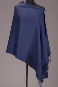 Esarfa bleumarin dreptunghiulara din material cashmere - 1