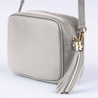Geanta crossbody din piele naturala gri deschis cu ciucure decorativ - 1