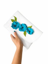 Poseta din piele naturala alba cu trandafiri turcoaz - handmade - 1