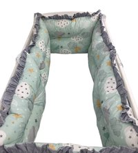 Lenjerie patut 120x60 cm cu 6 aparatori pufoase, cearsaf si paturica Nori cu luna vernil - 1