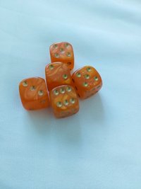 Set de zaruri perlate portocalii 16 mm - 2 bucati - 1