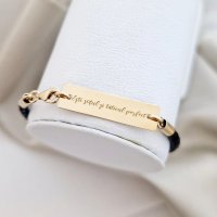 Bratara Placuta gravata cu text - Argint 925 placat cu Aur 18k, piele impletita - 1