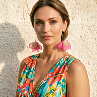 Cercei eleganti tip floare cu accente aurii, din matase, fucsia - 1