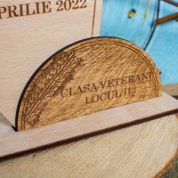 Set trofee personalizate HH1575 pentru locurile 1, 2, 3 din lemn - 21x25 cm - 3