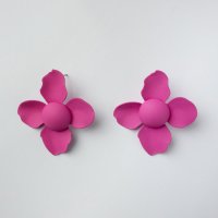 Cercei Fucsia in Forma de Floare cu Patru Petale - 1