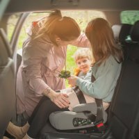 Inaltator auto pentru copii PetiteMars Optimus Pro Bej i-Size, cu isofix, 125-150 cm, 22-36 kg, forma ergonomica, husa detasabila - 1