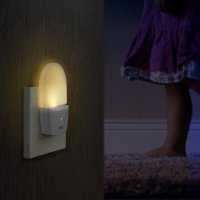 Lampa de veghe Reer Night Guide pentru priza cu senzor de noapte sau zi - 4