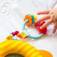 Jucarie din plus Benbat pentru dezvoltare senzoriala Lion - 3