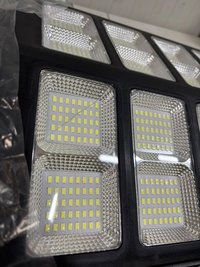 Lampa solara stradala resigilata 600W/800W/1000W cu telecomanda si suport metalic - stare acceptabila - 1