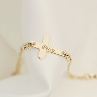 Bratara Cruciulita de 15 mm - Nume gravat - Aur Galben 14K - Cu lantisor fata/baiat - 1