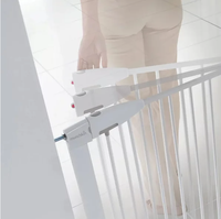 Poarta de siguranta Munchkin Maxi-Secure Easy Lock Silver - 8