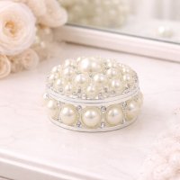 Cutie Bijuterii Rotunda AZAY 5 cm cu Decoratiuni Perle si Strasuri – Eleganta si Rafinament - 2