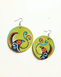 Cercei unici din piele naturala olive, pictati manual, cu diametru de 6 cm - 1