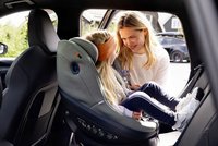 Scaun auto Beyond 360 pentru copii Negru SoftBreeze, i-size, cu tetiera si spatar reglabil, SPS - 3