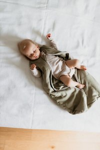 Sac de dormit 2 in 1 Swaddle Gri Sleepee 2,5 Tog - 1