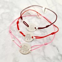 Set 3 bratari personalizate - Inima Soul Sisters- Banut 15 mm cu 3 siluete cu rochite Surori/Prietene - Bilute 4 mm - Argint 925 - Snur reglabil - 1