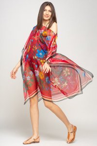 Rochie de plaja poncho cu imprimeu floral si fluturi, fundal rosu, din matase si vascoza - 1