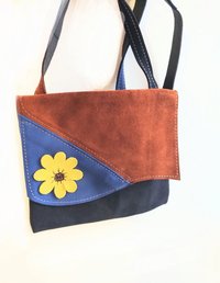 Geanta din piele naturala cu design multicolor si dalie - 1