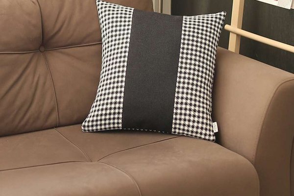 Fata de perna decorativa Fancy V395, 45x45 cm pentru un decor elegant