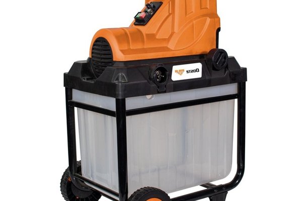 Tocator de crengi si vegetatie RURIS ST200, 2800W