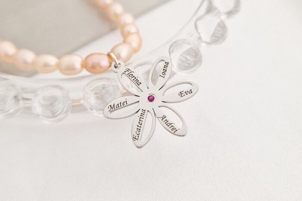 Lantisor cu Perle - Misterul petalelor - Model sirag perle rice peach si pandantiv floare cu Rubin - Argint 925