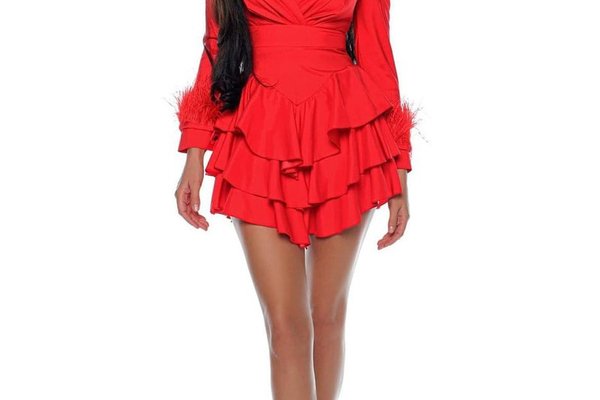 Rochie cu Detalii Elegante si Pene Detasabile