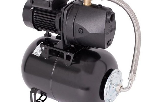 Hidrofor cu pompa autoamorsanta Wasserkonig FL446725, fonta, putere 800 W, debit 4020 l/h, inaltime refulare 44 m, vas de expansiune 24 l