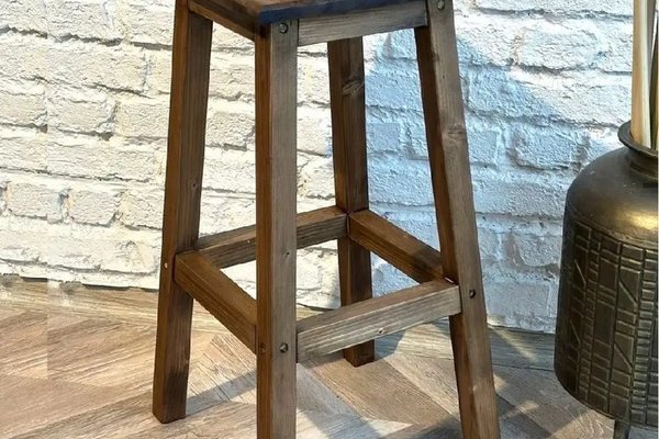 Scaun de bar Vinita din lemn masiv, nuanta nuc, 67 cm