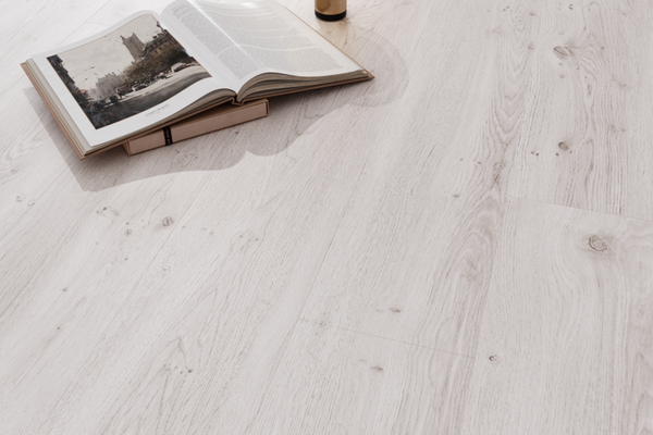 Parchet laminat Silver Carian Oak  8 mm  clasa 31  AC3