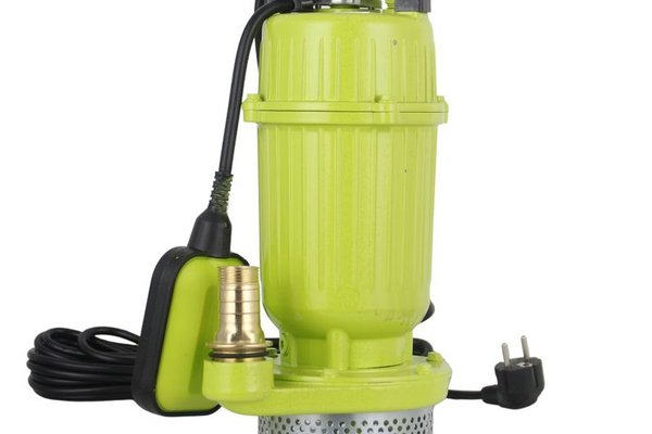Pompa submersibila MESTERINO TOOLS MT-QDX3-18-0.55 pentru apa curata, 550W, debit 3 m3/h, adancime 5 m, cablu 10 m