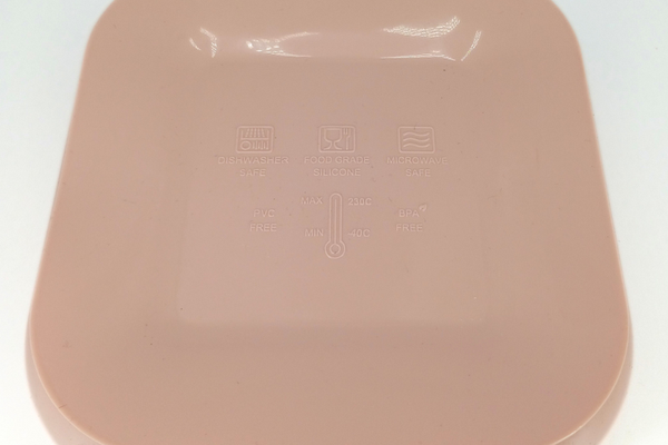 Farfurie patrata din silicon compartimentata Coccorito Soft Pink