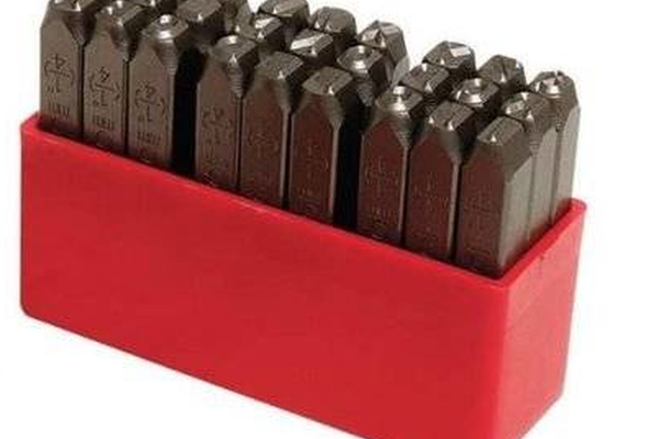 Set de 27 poansoane pentru litere de 10 mm