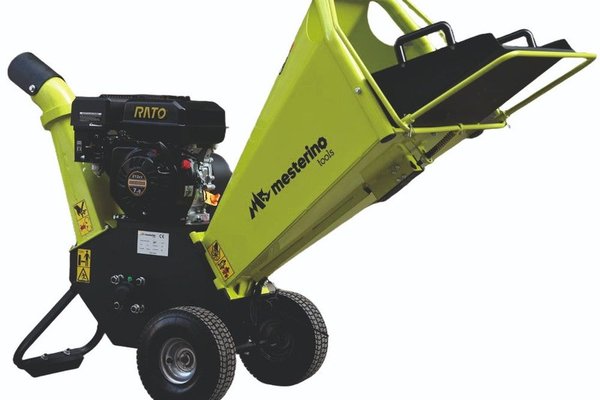 MESTERINO MT-65H - Tocator de crengi si resturi vegetale cu motor pe benzina RATO, 7 CP, 212 cc, taiere de pana la 100 mm
