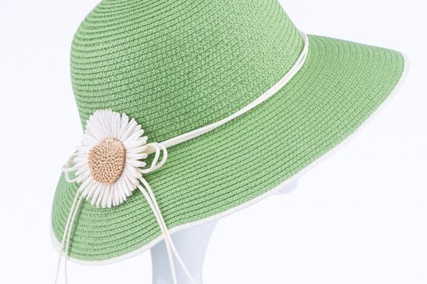 Palarie de paie impletita cu decoratiune florala, verde