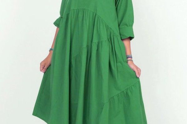 Rochie verde oversize din poplin satinat cu maneci scurte si volane asimetrice