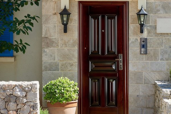 Usa metalica de intrare REG-S 135 maro 86 x 205 cm stanga