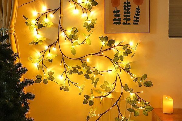 Ghirlanda decorativa cu ramuri flexibile, 1.6 m, 72 LED-uri, 8 moduri, timer, telecomanda si alimentare USB