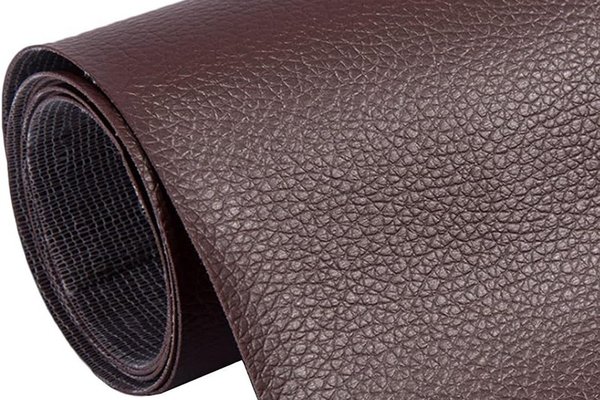 Sul autoadeziv din piele ecologica (imitatie piele) 0.75 x 2.5m Wenghe (Maro inchis) cu textura