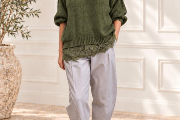 Pulover oversize verde kaki cu dantela si decolteu in V