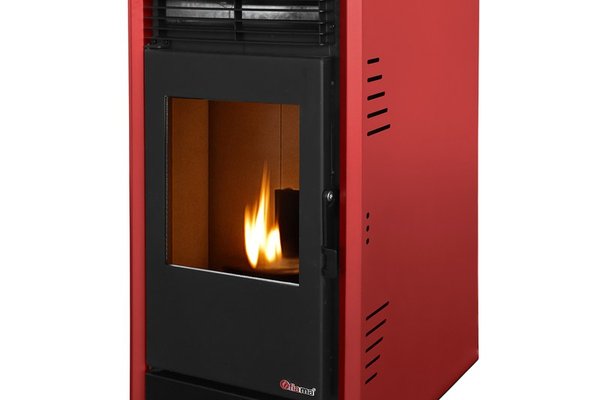 Soba pe peleți Fiama Fuoco 8 kW cu WiFi și aprindere electrică, ideală pentru 75 mp, Bordeaux