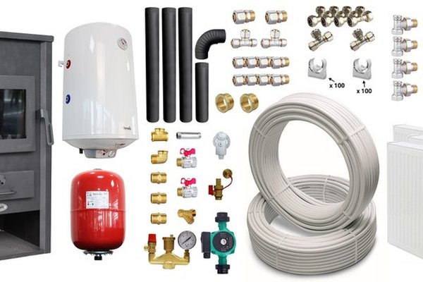 Pachet incalzire si apa calda pentru 2 camere Termosemineu pe lemne, brichete si carbune Fornello B2E, 14 kW, 46x45x91 cm, boiler termoelectric 80l, teava, vas expansiune, pompa circulatie, kit evacuare, calorifere si fitinguri
