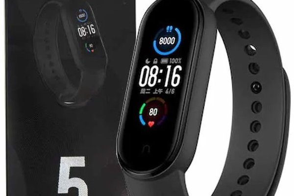 UB M5 bratara fitness inteligenta neagra, cu monitorizarea tensiunii arteriale