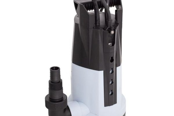 Pompa submersibila din plastic Wasserkonig SPED8225, particule max. 35 mm, putere 750 W, debit 13500 l/h, inaltime refulare 7.5 m, senzori electronici de nivel